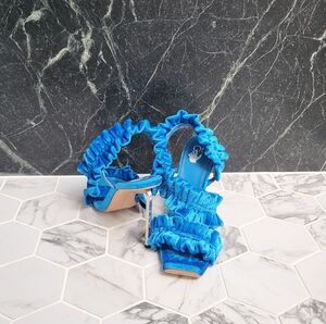 Off White velvet alen key sandals 💙